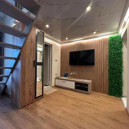 First Line 2 Апартаменты